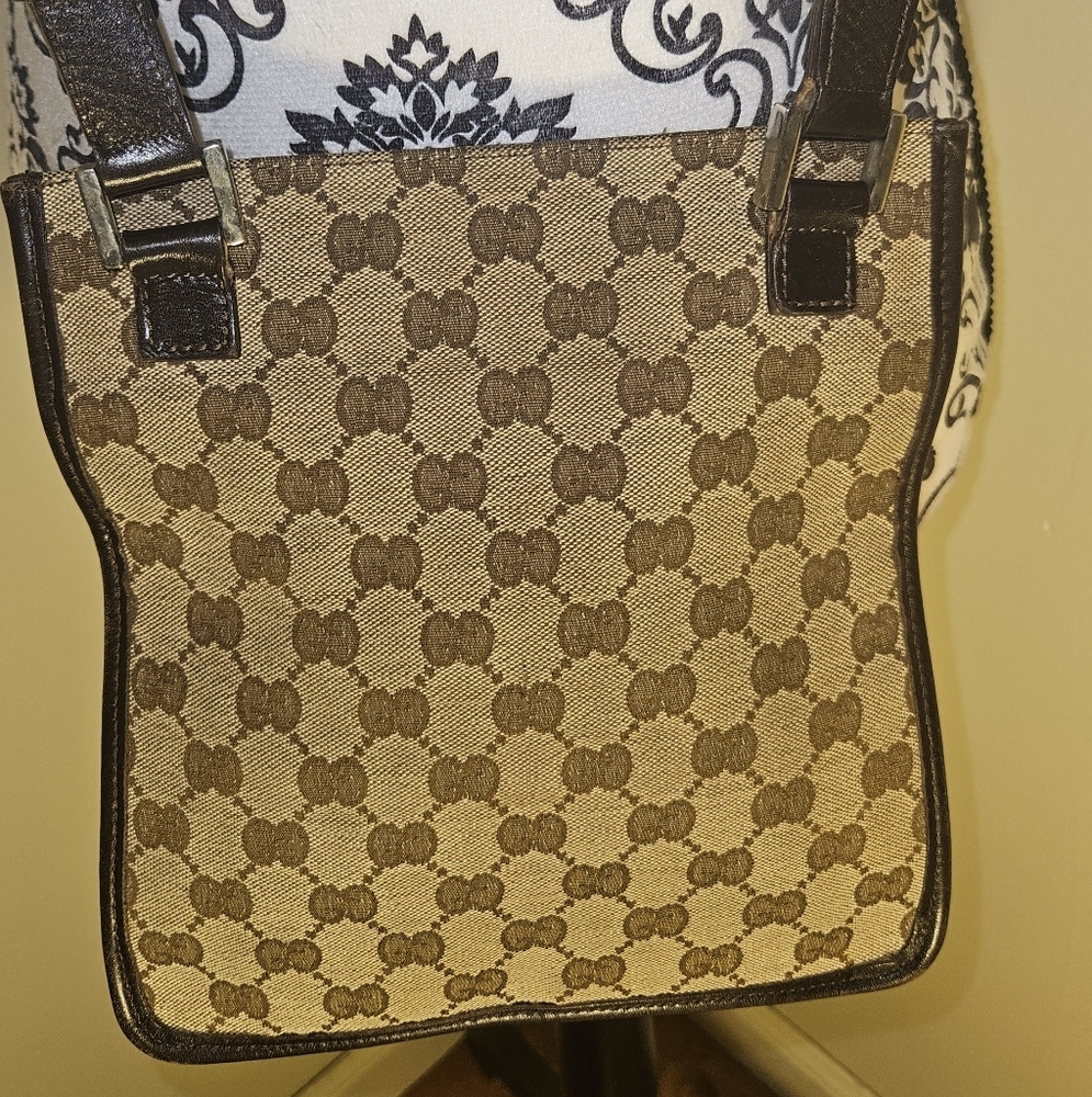 GUCCI GG Supreme Canvas Shoulder Bag Crossbody Sacoche Unisex – Authentic - Picture 3 of 16